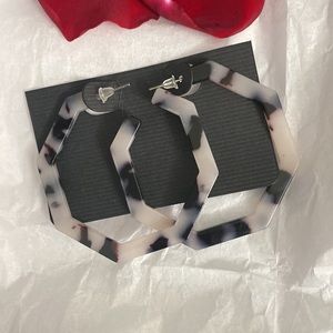 𝐍𝐄𝐖! 🔥Lightweight resin octagon shape tortoise earrings!